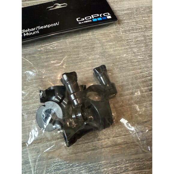 GoPro Authentic Parts  Handlebar/Seatpost/Pole Mount NEW in Bag - Picture 3 of 4
